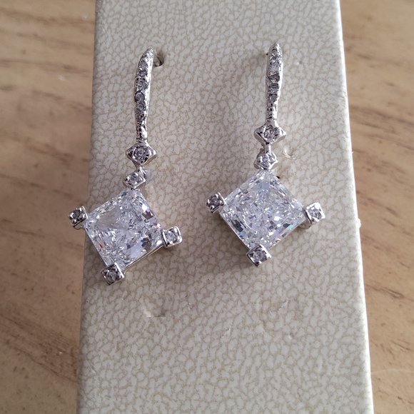 Earrings - Picture 1 of 1